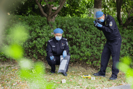 hga025开户
_苏州民警严方：840余万枚指纹、9000余起案件hga025开户
，他在方寸间寻找真相